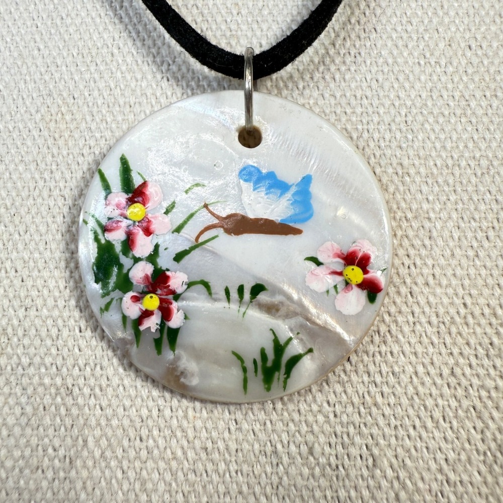 Premier Designs Painted MOP‎ Pendant Necklace Floral Butterfly Nature Corded